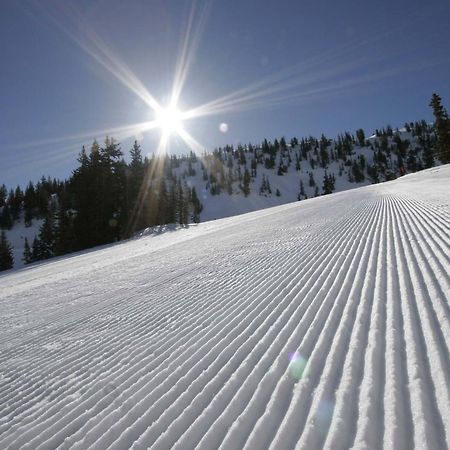 Alta'S Rustler Lodge Екстериор снимка